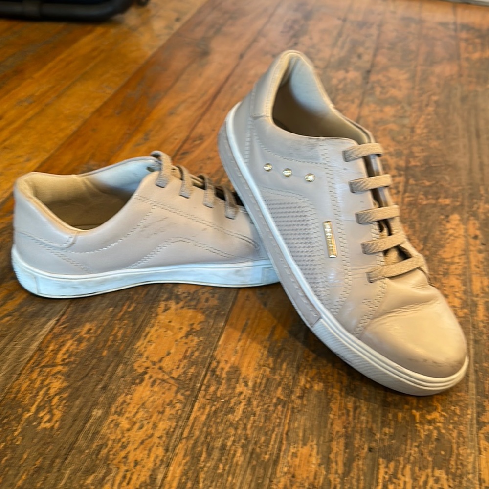 Pegada tan sneakers slip on